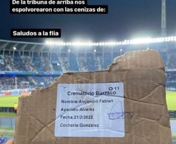 Insólito: fueron a la cancha a ver a Racing y les tiraron cenizas de un hincha fallecido