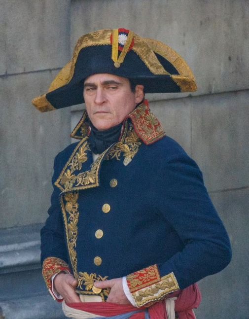 Se filtraron las primeras imágenes de Joaquín Phoenix como Napoleón