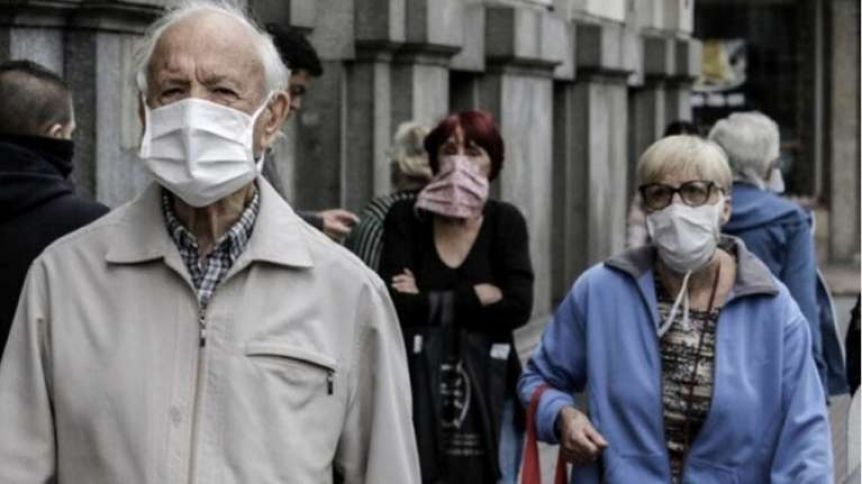 El Gobierno analiza otorgar un bono en abril a los jubilados de la mínima