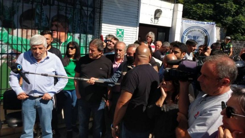 En San Nicolás, el intendente celebró la finalización del bloqueo: Perdió la extorsión