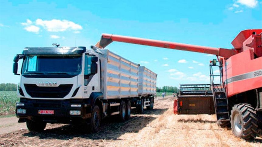 Por el faltante de gasoil, continúa el paro de transportistas de granos y ya hay preocupación en el agro