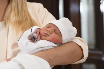 Alberto Fernández y Fabiola Yáñez presentaron a Francisco, su hijo