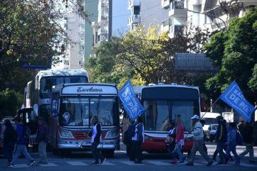 Día del Trabajador: con la CGT y Máximo ausentes, organizaciones sociales marcharon y cuestionaron las internas