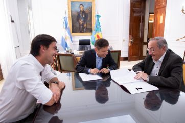 Pensando en Tandil, Kicillof se reunió con Lunghi para hablar sobre la deuda y obras