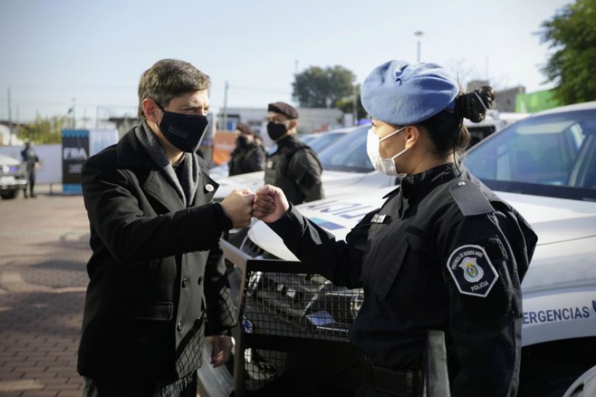 Kicillof continúa la senda de aumentos a estatales y ahora le tocará a la Policía bonaerense