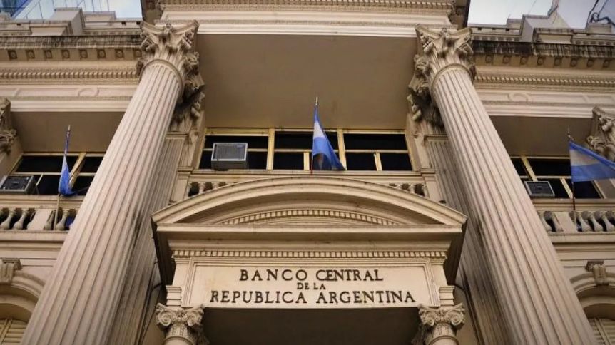 La compleja tarea de Guzmán frente a la suba de tasas del Banco Central