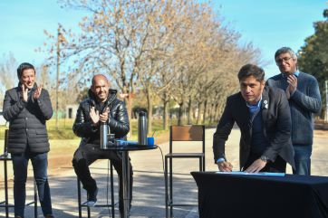 Kicillof estuvo en Ramallo y Baradero y disparó contra Juntos por el Cambio