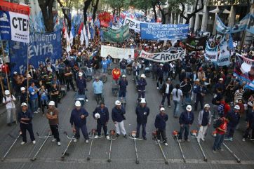 Las demandas sociales y la dificultad del Gobierno para controlar las calles