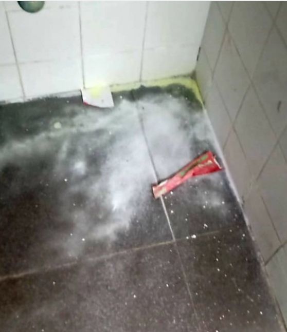 Imitaron un desafío de Tik Tok y provocaron una explosión en el baño de su escuela
