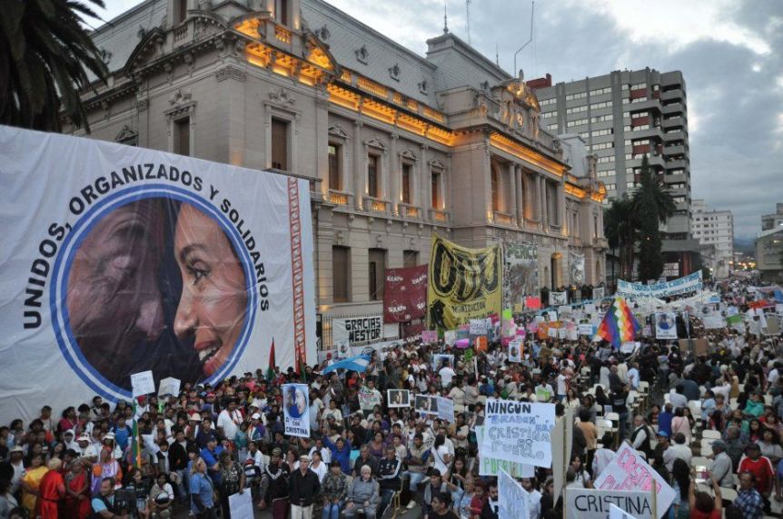Disputa por los planes: el kirchnerismo apuntó contra dirigentes que están en