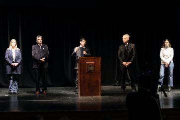 Acompañado de los gremios, Kicillof repartió dardos para todos