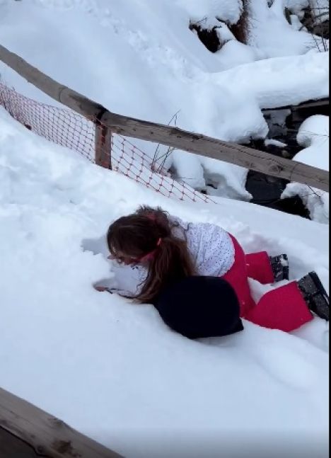 Mica Viciconte cuestionó a Nicole Neumann por grabar una caída de su hija menor en la nieve