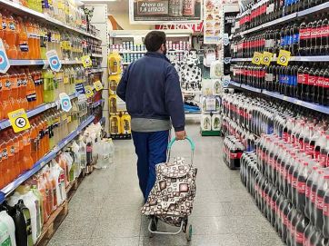 Inflación sin control: almacenes y autoservicios aumentaron sus precios un 5% en la primera quincena de julio