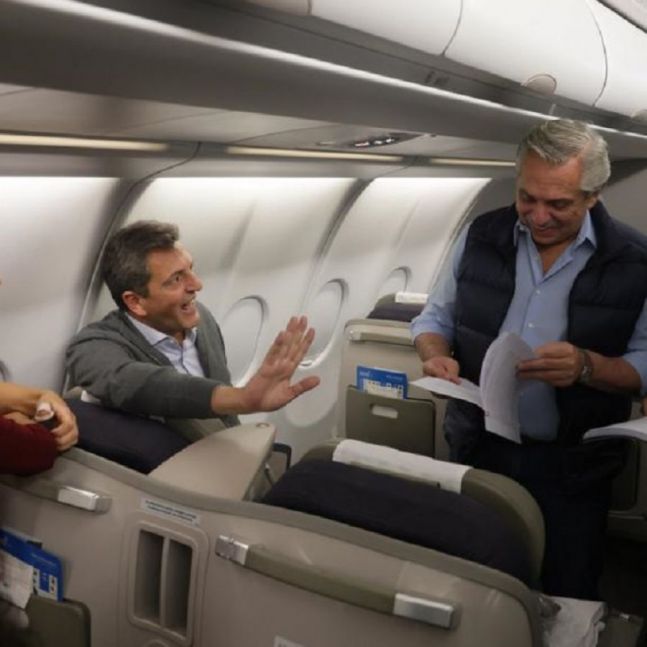 El superministro levanta vuelo e inicia su primera gira internacional