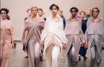 Falleció el diseñador de moda Issey Miyake