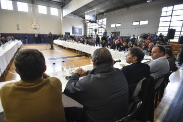 Tras el fuego cruzado con el PRO, Kicillof visitó territorio ultramacrista