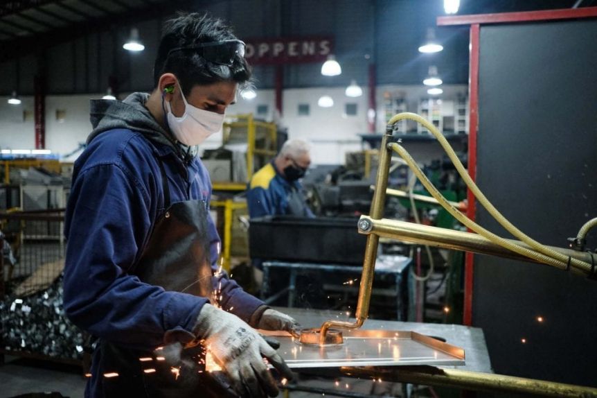 El empleo privado crece, pero aún no recupera los niveles previos a la crisis de 2019