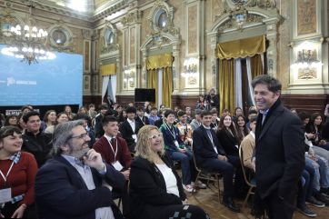 Kicillof continuó su recorrida por la Tercera con más criticas a la oposición