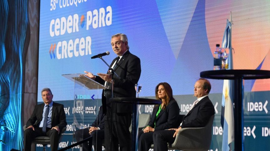 Alberto desafió a empresarios: