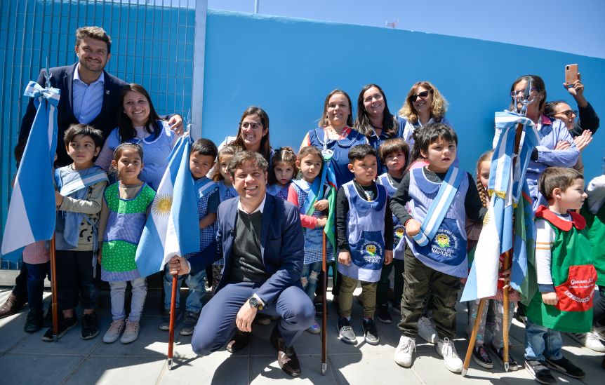 Kicillof inauguró un Jardín de Infantes en distrito oficialista y chicaneó a Macri