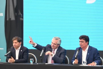 Desde Tecnópolis, Kicillof volvió a disparar contra quienes impulsan la autonomía municipal