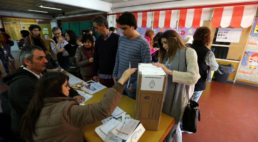 Argentinos “desencantados”: los datos de una encuesta camino a 2023