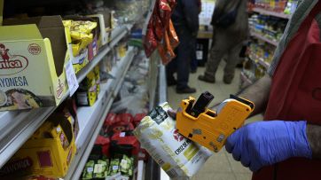 Efecto inflación: inminente acuerdo para congelar precios a cambio de dólares oficiales para importar