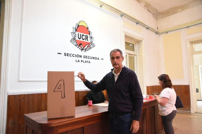 Ganadores y perdedores de las internas en la UCR: cómo quedaron los 135 municipios