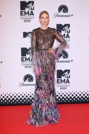 MTV EMAs 2022: los mejores looks de la alfombra roja