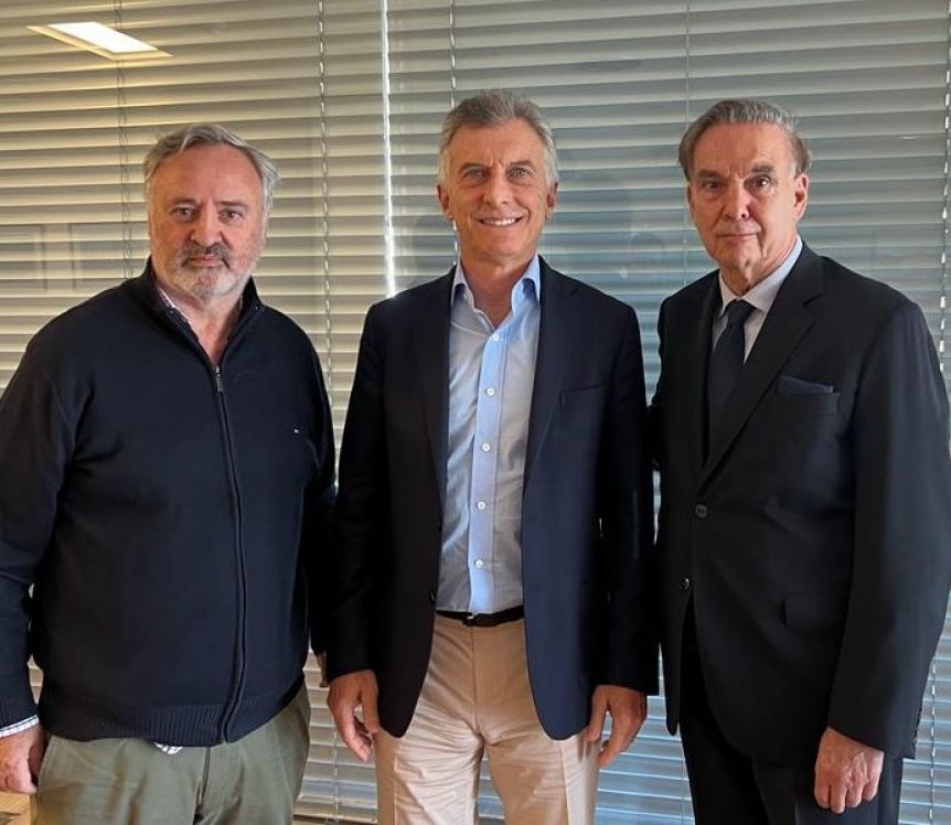 En medio de la interna PRO, Joaquín de La Torre se mostró con Macri