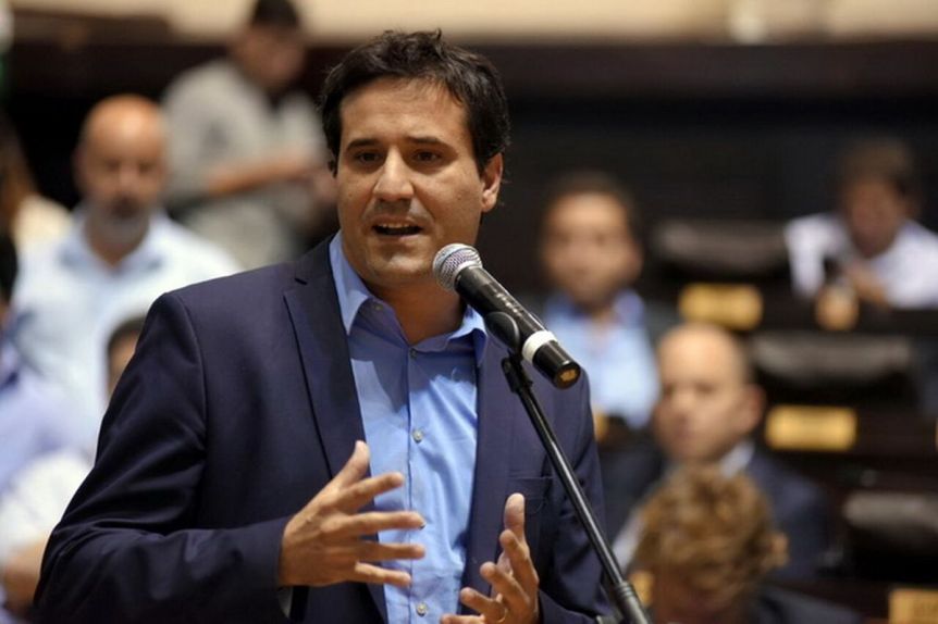 Otra vez la UCR, llave para abrir el cofre de un proyecto clave para Kicillof