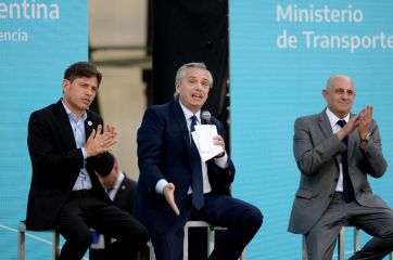 En medio de la interna del Frente de Todos, Alberto y Axel compartieron acto en La Plata