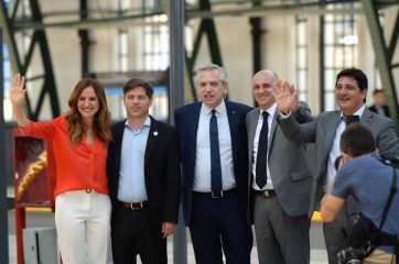 En medio de la interna del Frente de Todos, Alberto y Axel compartieron acto en La Plata