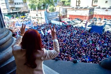 Sube la temperatura en las calles: piqueteros reclaman por planes sociales y el kirchnerismo moviliza por Cristina