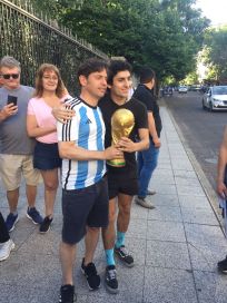 ¡Argentina Campeón del mundo! Kicillof, un hincha más en La Plata