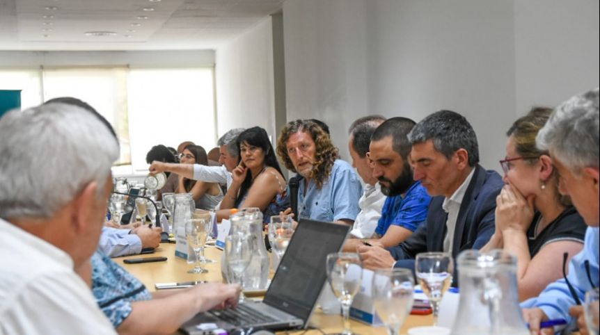 Sin números sobre la mesa, estatales pidieron salarios por encima de la inflación