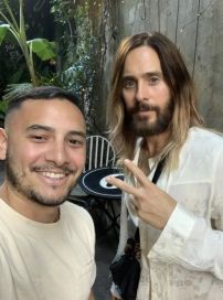 Los días de Jared Leto en Palermo: se sacó fotos con fans y cenó en una reconocida parrilla