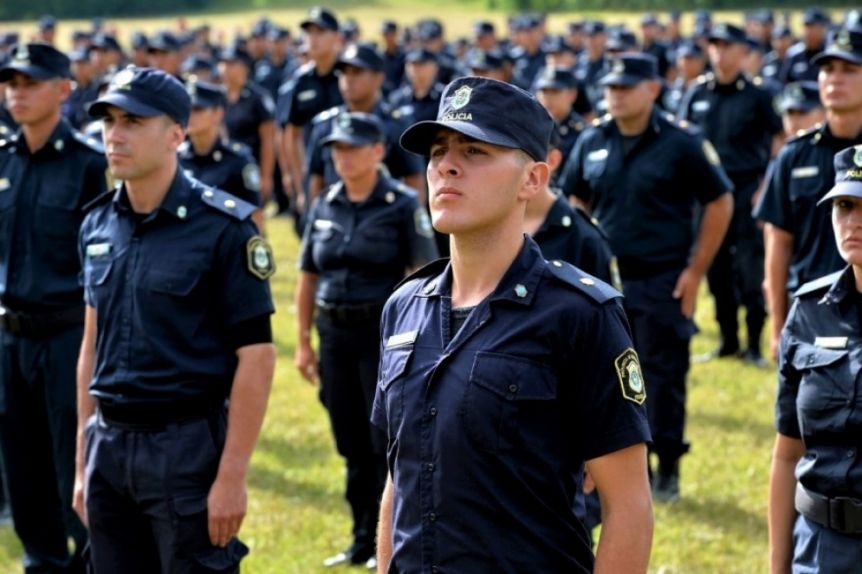 Provincia también aumenta el sueldo de los policías y cierra 2022 con 97%