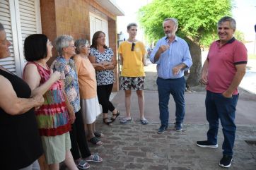 Las recorridas y estrategias de los candidatos en la playa