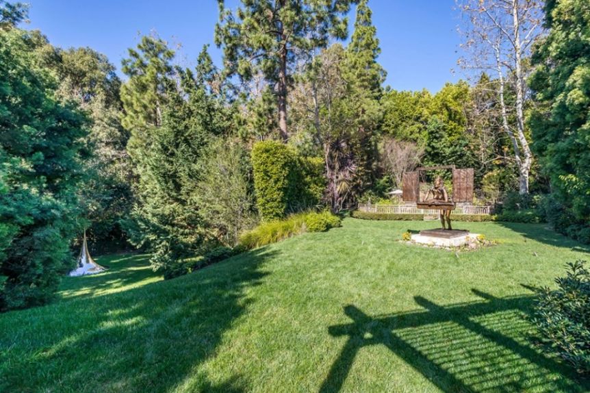 Jim Carrey vende la mansión en la que vivió durante 30 años: cómo es y cuánto cuesta