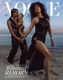 Rihanna se destapó y posó por primera vez con su familia en la nueva tapa de Vogue