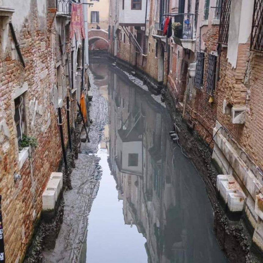 Se secaron los canales de Venecia tras semanas sin lluvia