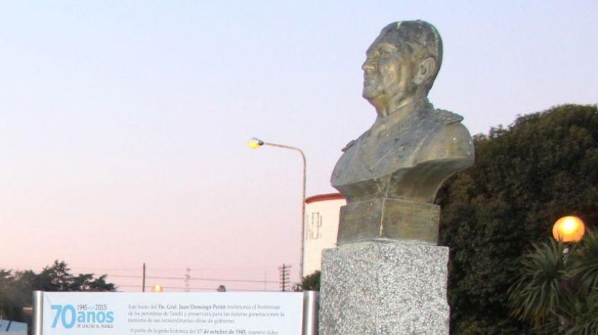 Hurtaron un busto de Perón y el PJ de Tandil pide responsables