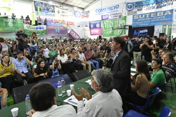 Kicillof suma apoyos en su carrera reeleccionista