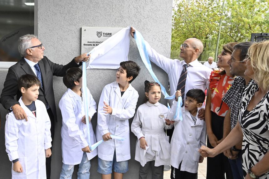 Zamora inauguró obras en escuela primaria de Ricardo Rojas