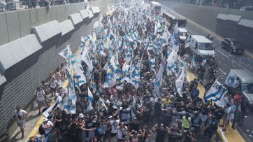 Máximo cerró el #24M con un llamado a luchar contra el “conformismo alarmante”