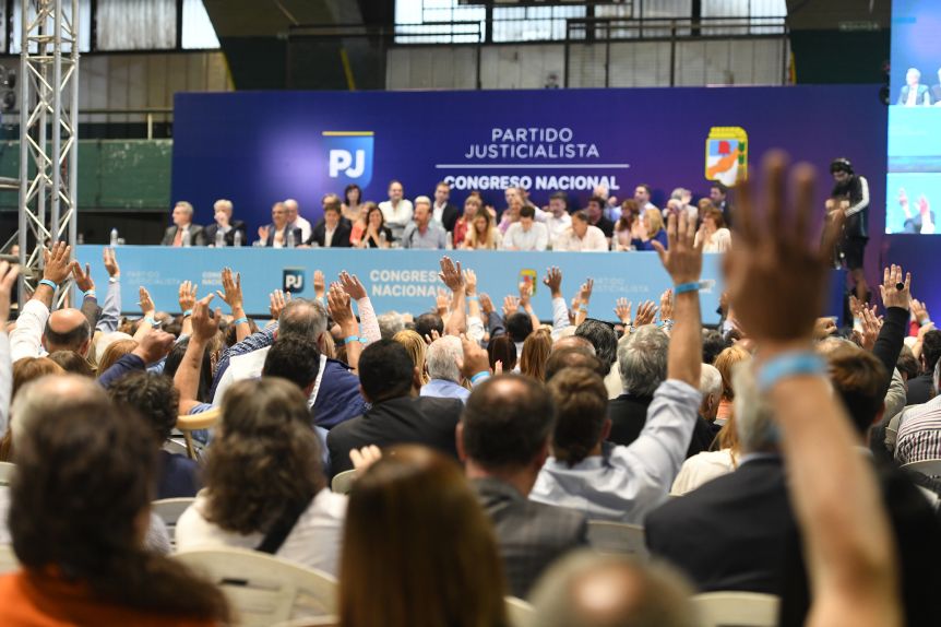 El PJ no se resigna y cerró con el clamor Cristina presidenta
