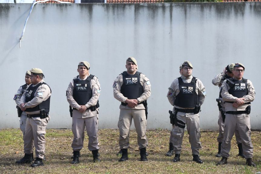 Sin Berni, Aníbal y Alak pusieron en marcha la unidad móvil de Gendarmería en La Plata