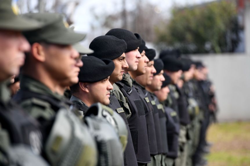 Sin Berni, Aníbal y Alak pusieron en marcha la unidad móvil de Gendarmería en La Plata
