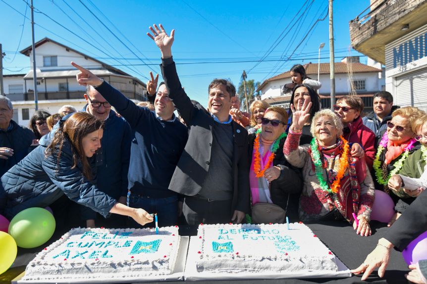 Super lunes de campaña para Axel Kicillof en el Conurbano en vísperas al acto de Ensenada